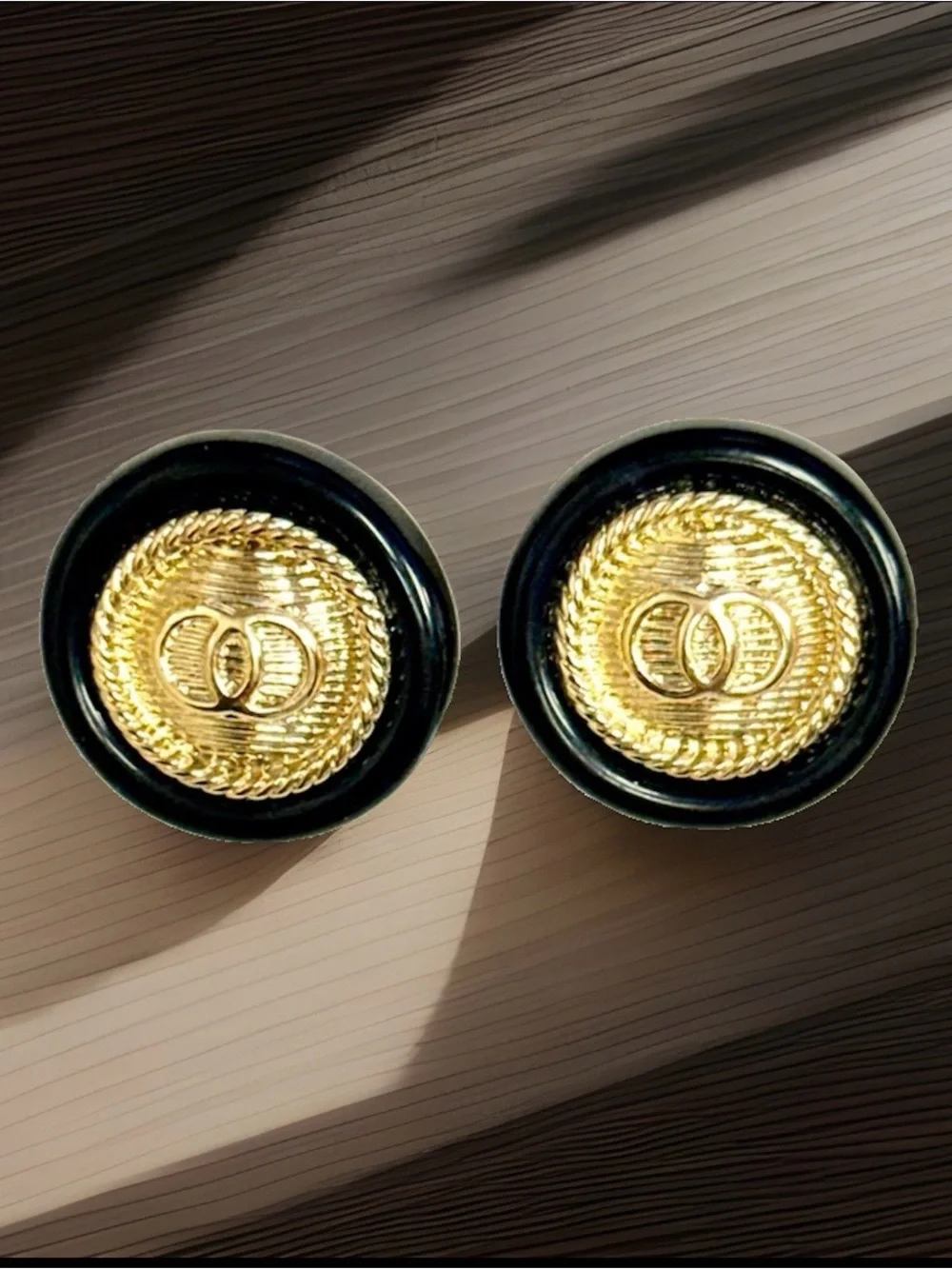 Fashion Jewelry Black and Gold Round Button-Style Earrings